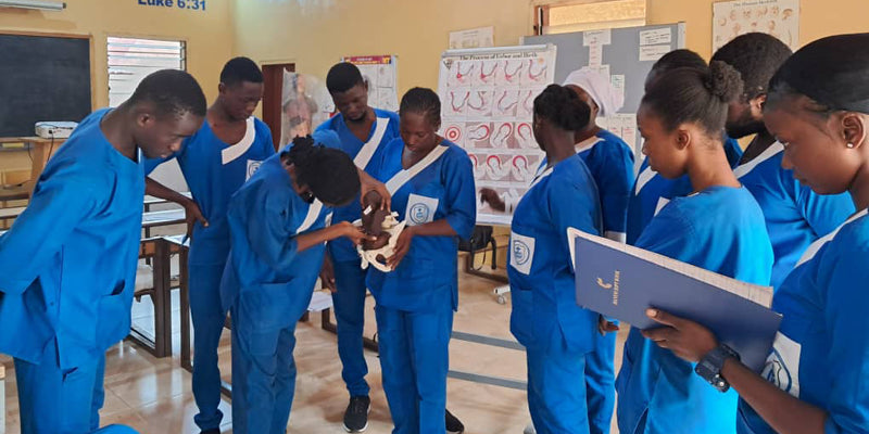 Ausbildung zu Community Health Nurses und Midvifes in Gambia